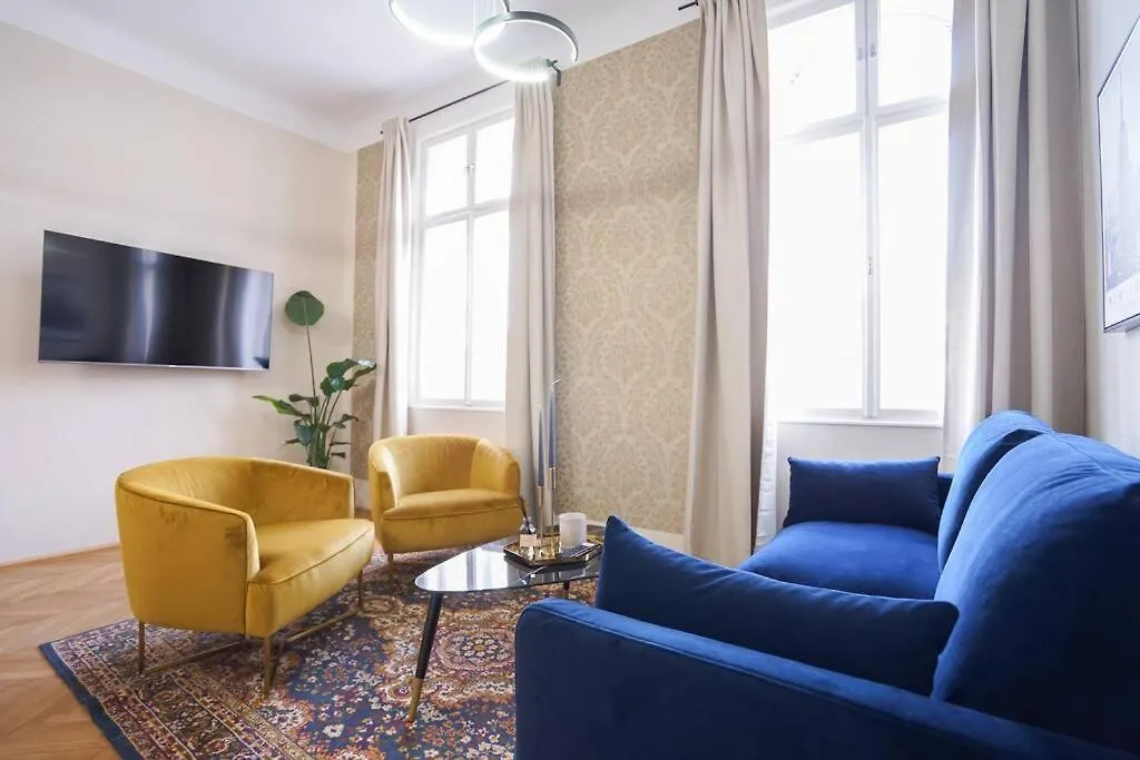 Boutique Suite Near Museum District Vienna Apartment