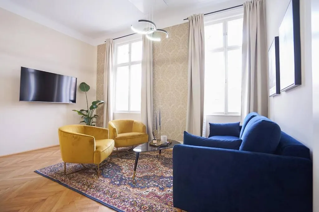 Boutique Suite Near Museum District Vienna Apartment