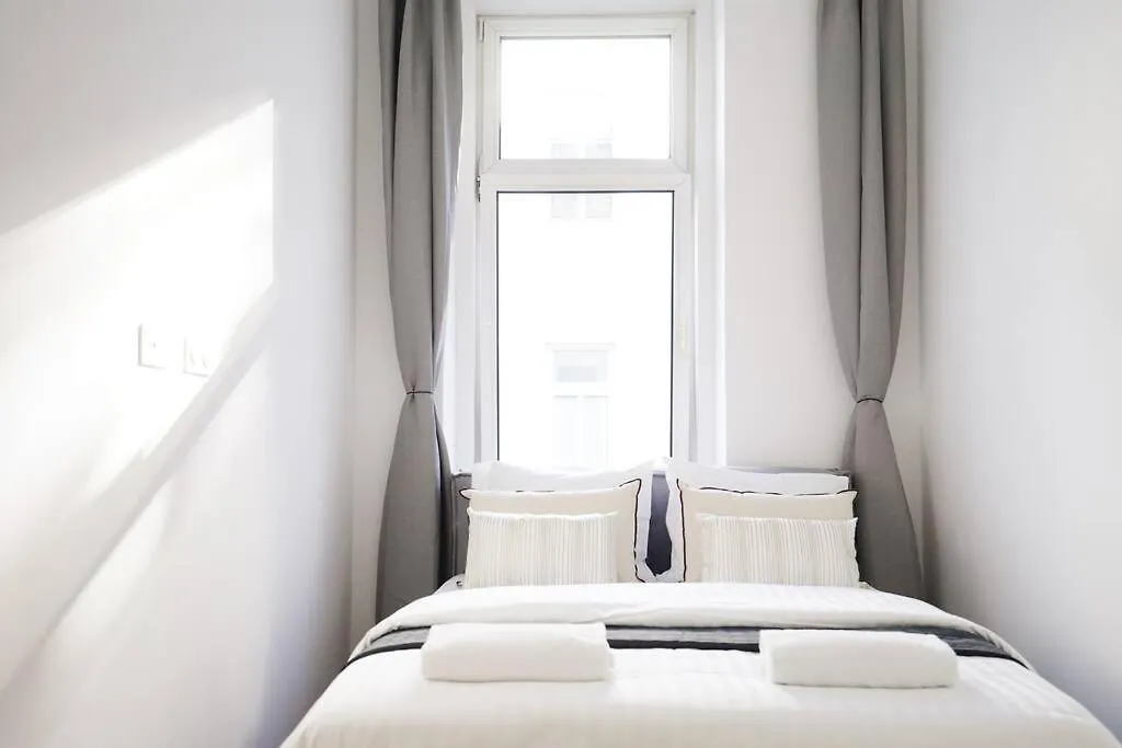 Boutique Suite Near Museum District Vienna Apartment