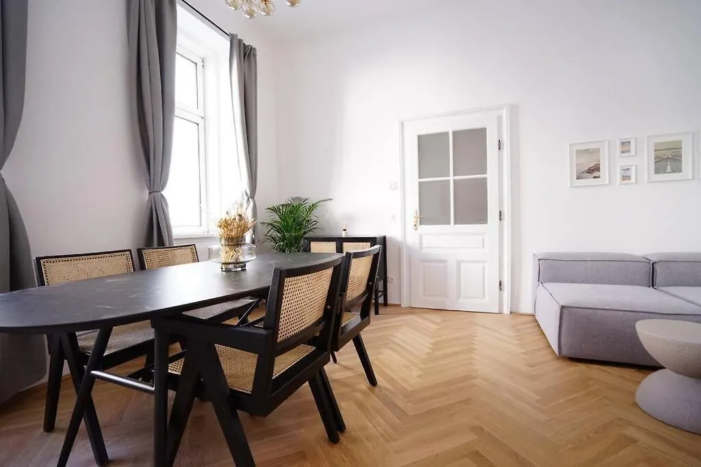 Boutique Suite Near Museum District Vienna Austria